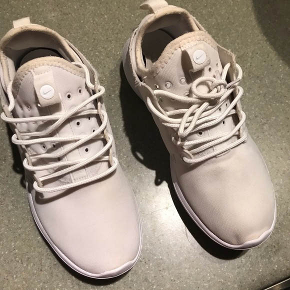 Nike Rosie 2 - Picture 2 of 5